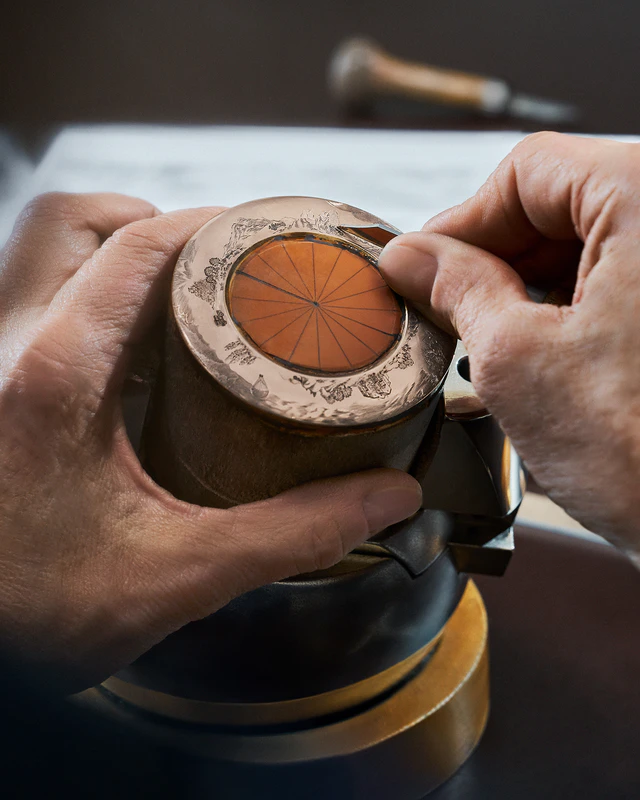 コンスタントフォースと11日間パワーリザーブ、ルイ・ヴィトン×ドゥ・ベトゥーン「Sympathique Louis Varius」クロックの実力