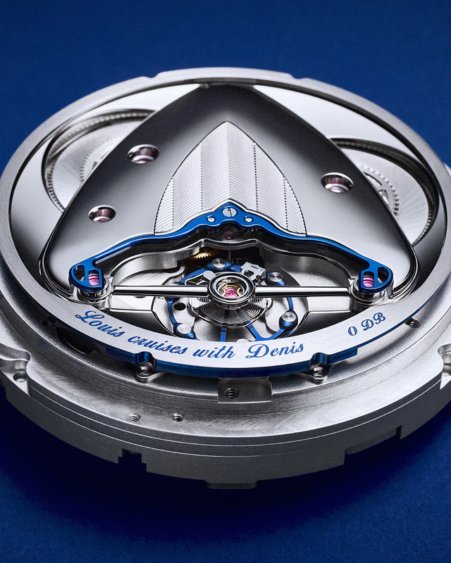 サンパティーク機構を再解釈、ルイ・ヴィトン×ドゥ・ベトゥーン「LVDB-03」クロックとGMTウォッチの革新的セット