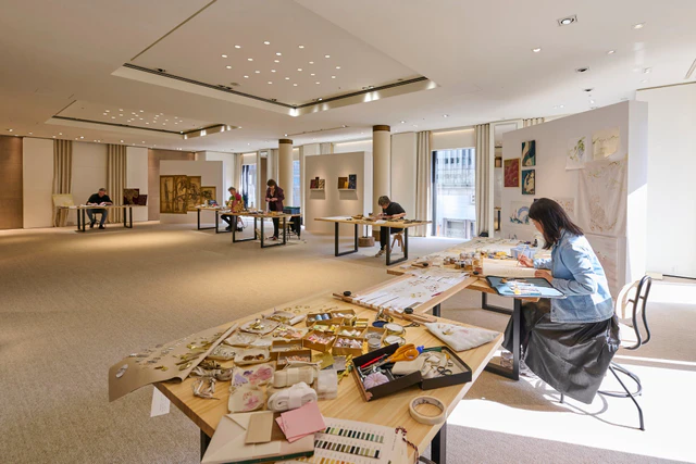 カルティエの精神を象徴するパンテールと、アルチザンの手仕事に光を当てたイベント「カルティエのサヴォアフェール」が銀座で開催