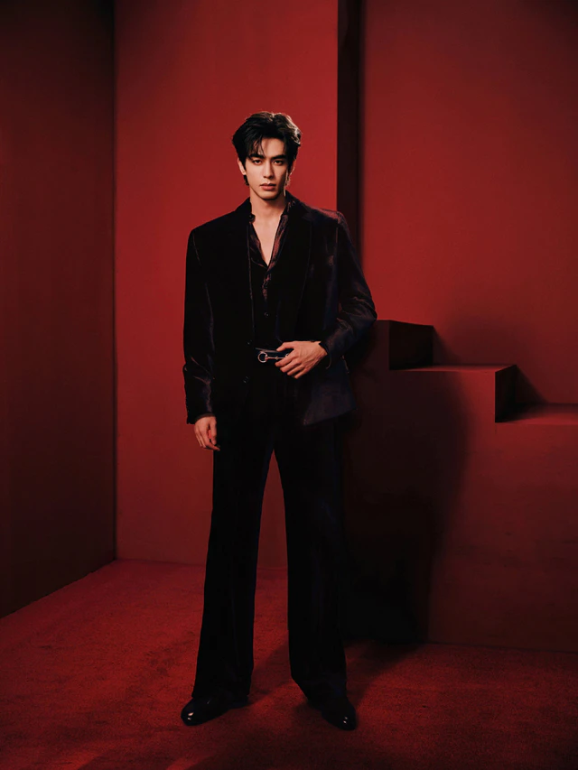 「Weibo Night」でグッチを着用する、ブランドアンバサダーの宋威龍（ソン・ウェイロン）