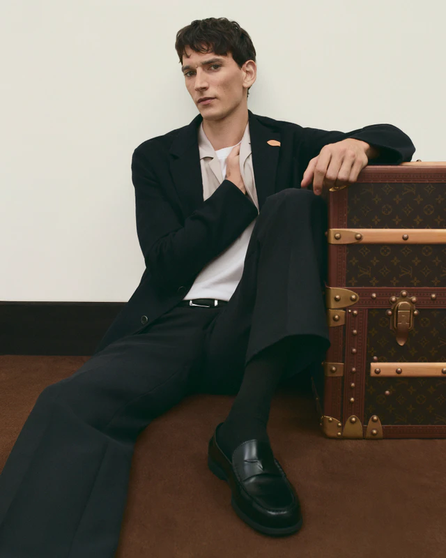 ルイ・ヴィトン2026秋冬メンズ、「LV トランク エディション」キャンペーンビジュアルが描く新時代ワードローブ