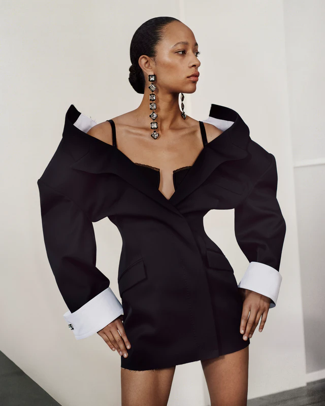 ジバンシィが公開する2026年サマーキャンペーン、サラ・バートン指揮のキャストが「ジバンシィ・ウーマン」を体現