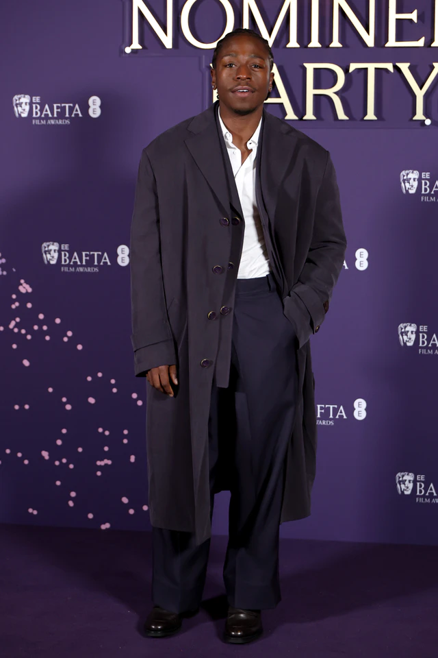 英国アカデミー賞2026、デヴィッド・ジョンソンのルイ・ヴィトンルック