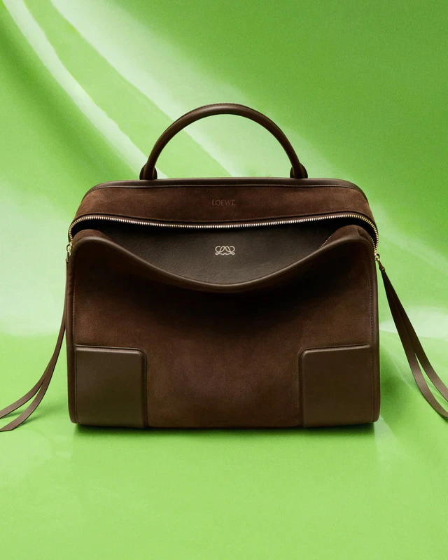 ロエベ「アマソナ180」デビュー、伊勢丹新宿店ザ・ステージで全国に先駆けたポップアップ開催