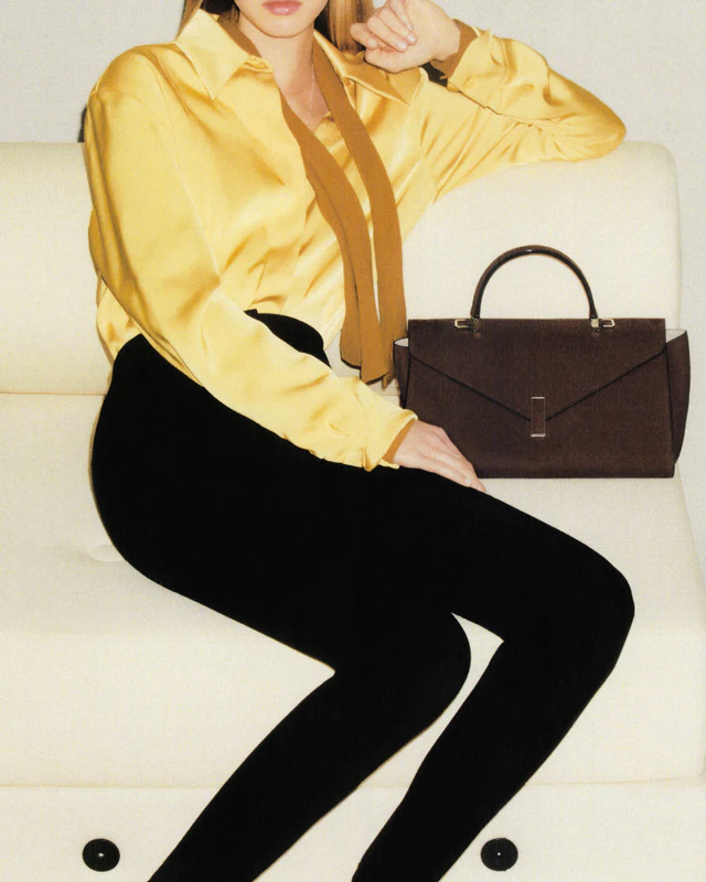 ヴァレクストラが提案する新しいイジィデ、「イジィデ エディター」登場、仕事も旅も美しく整える横長シルエット