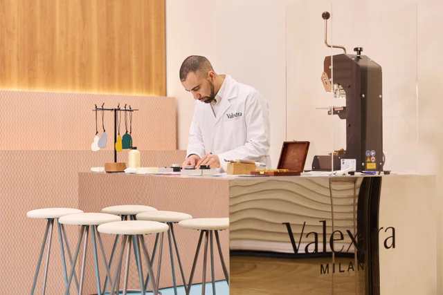 ヴァレクストラ 銀座三越 ポップ アップ ストア チャームのパーソナライズサービスも