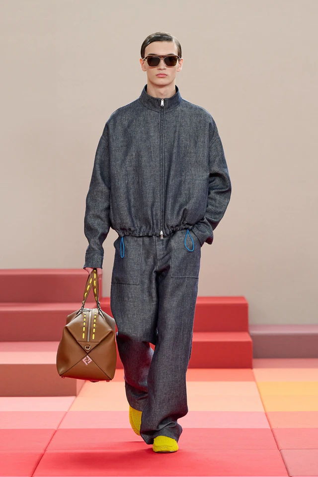 週末の旅を格上げするフェンディの新作、洗練のルイ ダッフルが描く現代の旅のスタイル