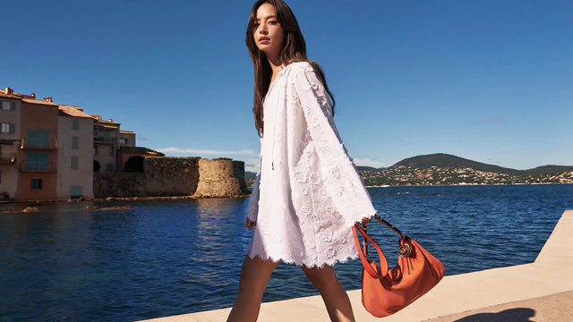 タイの人気女優、NYCHAAとマイケル・コースが紡ぐ新たな物語、サントロペで魅せる2026年春のキャンペーン