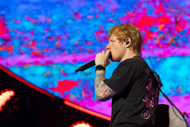 メルボルンの熱狂の中で光るIWCの技巧、エド・シーランの腕元を飾ったポルトギーゼ・クロノグラフ・セラタニウム