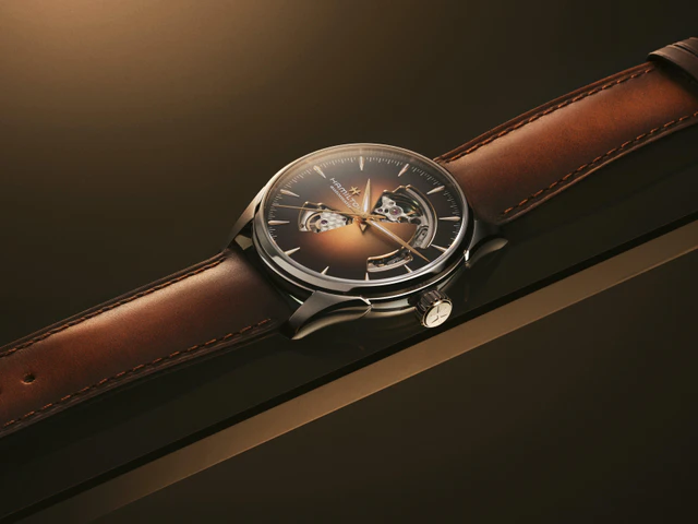 精密なムーブメントを美しく纏う、ハミルトン ジャズマスター オープン ハートの比類なき輝き