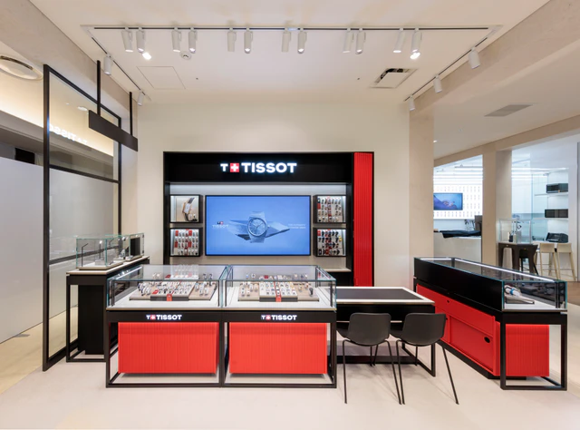 阪急うめだ本店にティソが待望のオープン、世界限定復刻モデルを手に取る特別な体験を