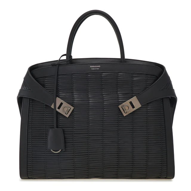 フェラガモ「HUG」バッグ