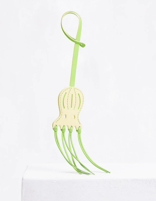 カミーユ・フォルネ　チャーム オクトパス 素材：カーフ / ヴォーリス　カラー：イエロー