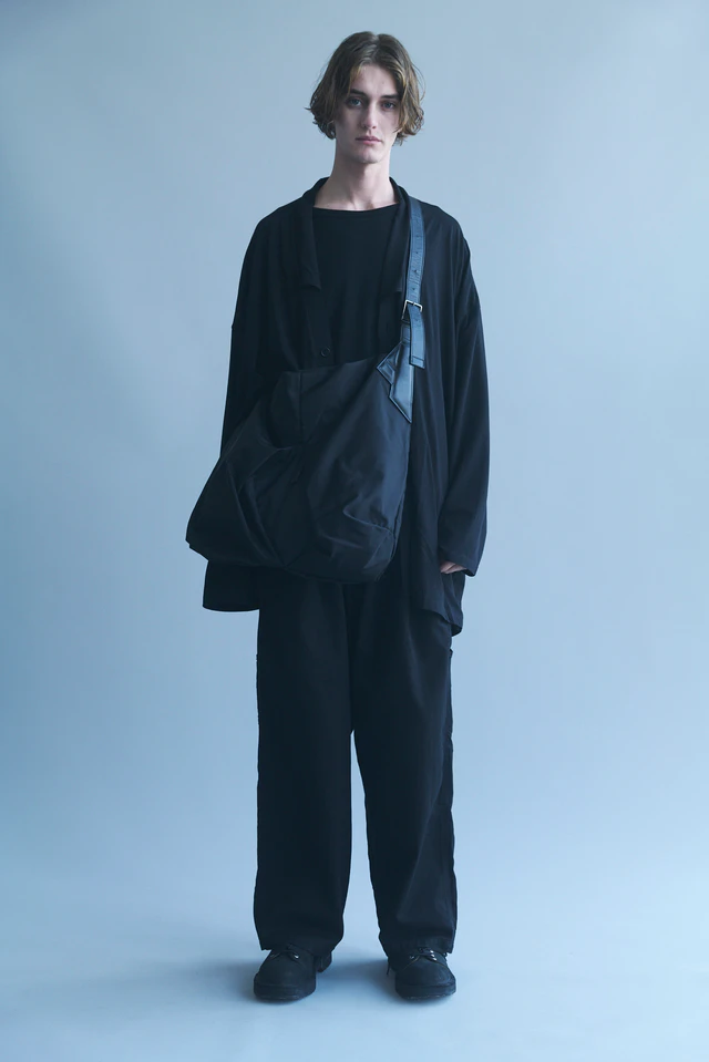 軽やかに纏うモード、discord Yohji Yamamotoのアイコンバッグがナイロンで刷新