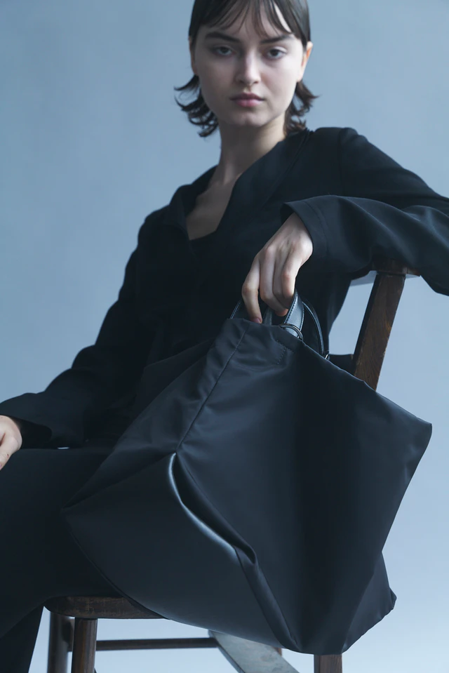 洗練のナイロン、ヨウジヤマモトのdiscord Yohji Yamamotoが描く新しいバッグの形