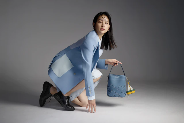 山本美月さんが纏うコール ハーンの新境地、2026年春夏シーズンが描く現代女性のしなやかな美学