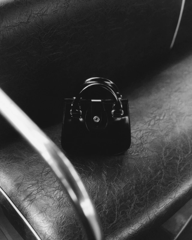 時代を超えて愛される美学、吉田カバンの90周年を彩るBUS GIRLが刻む新しいスタンダード