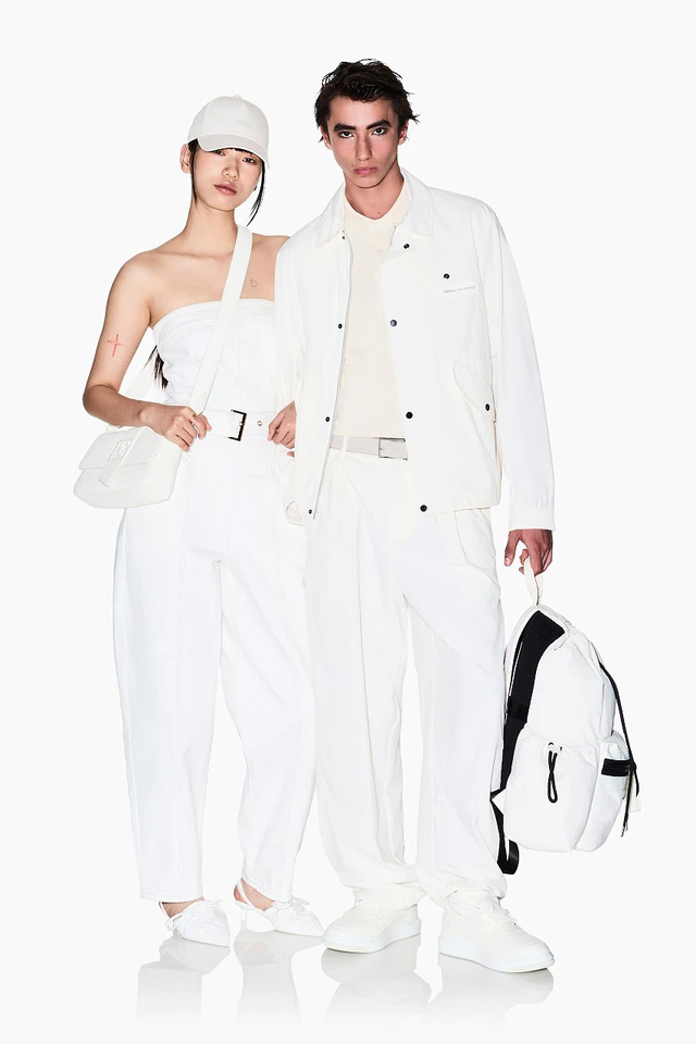 潔い白とブルーの旋律、アルマーニ エクスチェンジから届いた爽快なカプセルコレクション