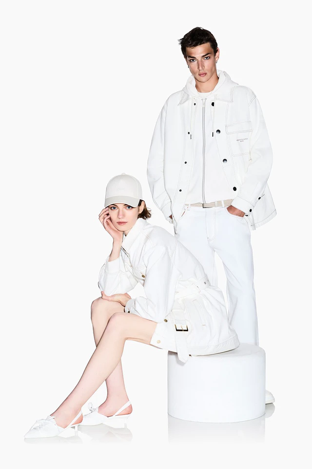 現代のワードローブの核に、アルマーニ エクスチェンジのホワイト エディションが登場