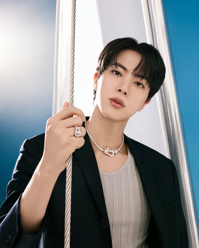 フレッド、BTS、JINが共演、新作、フォース10、コレクションで放つ大胆な輝きと不変の美