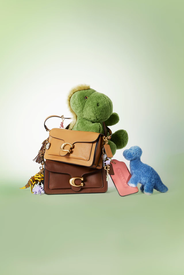 限定タビーバッグも登場、コーチの人気マスコットを祝う期間限定ストアがオープン