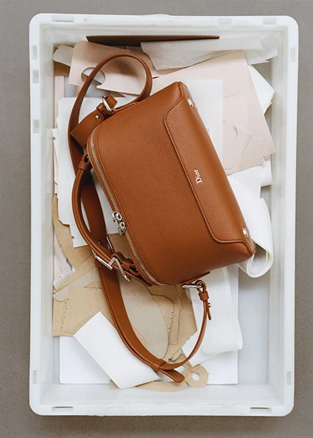 ディオールから最新作、ディオール アーチーが登場、建築美と機能が融合した新たなアイコン