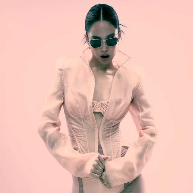 レイバンのDNAを体現するジェニー、ジェニー・ルビー・ジェーンへのオマージュを込めた新作