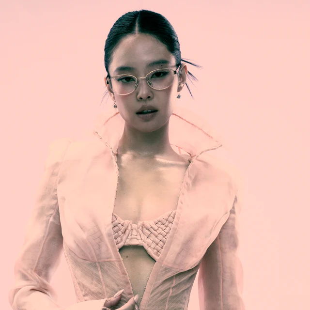 次世代の視点を手に入れる、ジェニーがアンバサダーとして発信するレイバンの新しい世界観