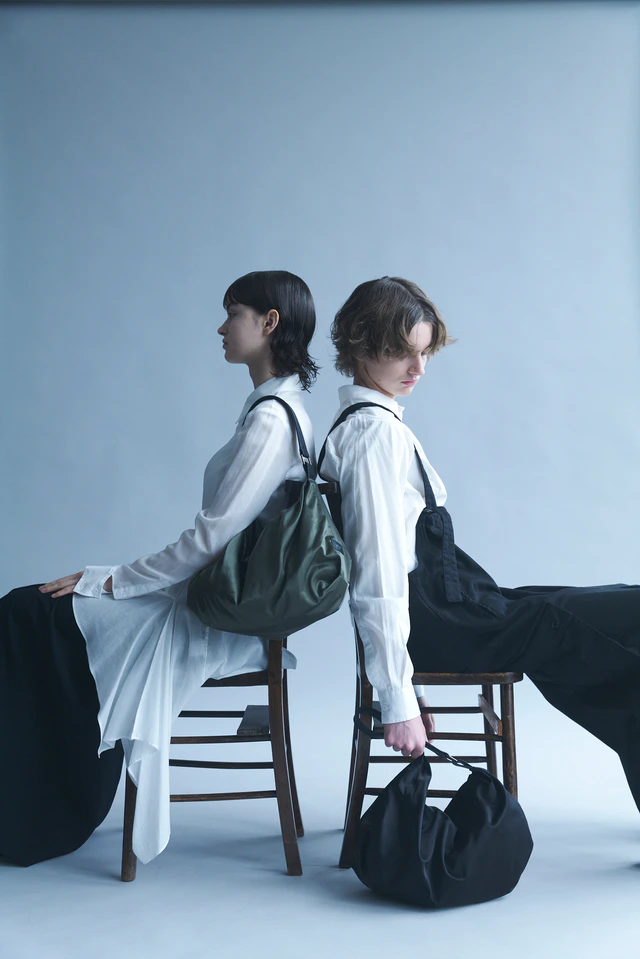 ヨウジヤマモト discord Yohji Yamamoto が描く造形美、新作バッグ3種