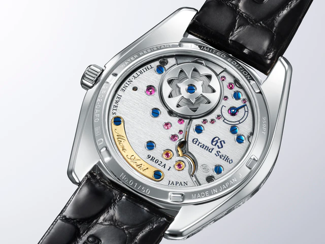 時を彫り込む匠の技、グランドセイコー「飛泉」モデルが体現する日本独自の美意識