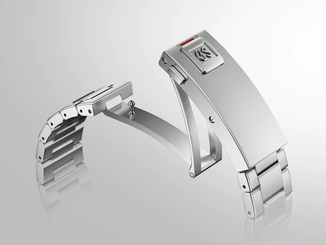 グランドセイコーUshio 300 Diverのブレスレットには、微調整機構つきスライドロックエクステンダー方式を採用しました。