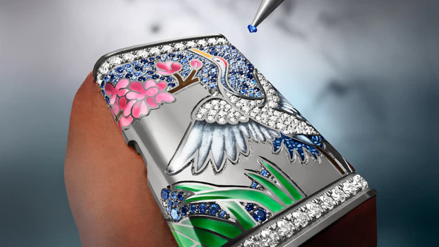 ジャガー・ルクルトの矜持を纏う、エナメル細密画とスノーセッティングの共演