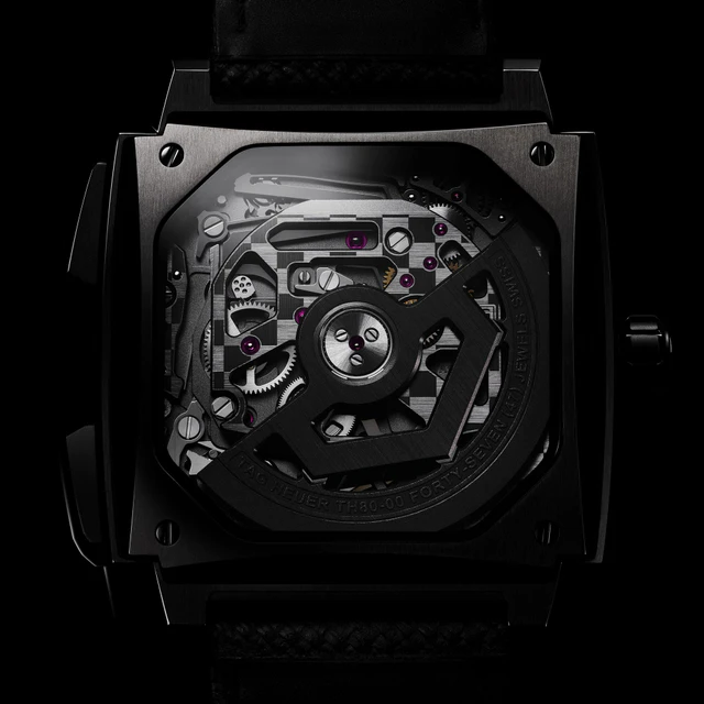 アヴァンギャルドの真髄に触れる、タグ・ホイヤー モナコが宿した究極の精度と造形美