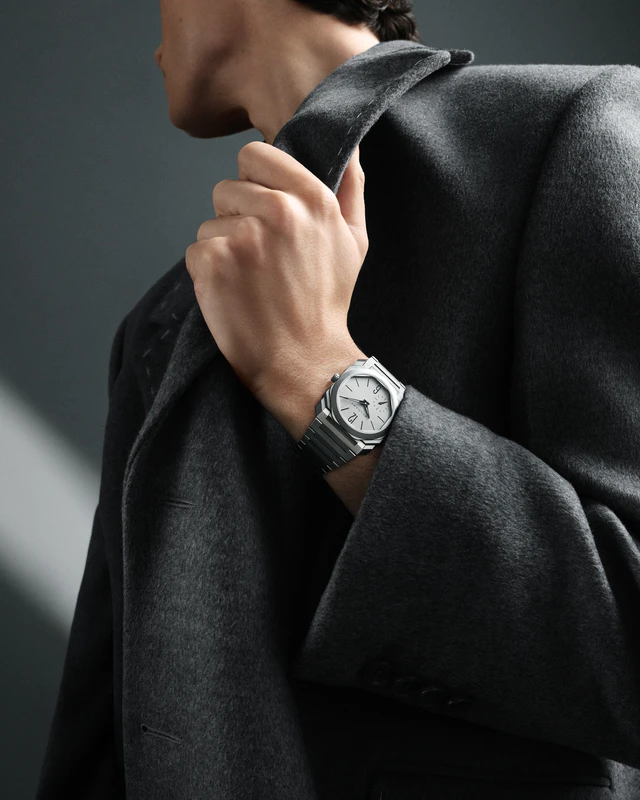 伝説的な薄さを極めるブルガリ、37mmの革新的な「オクト フィニッシモ」を公開