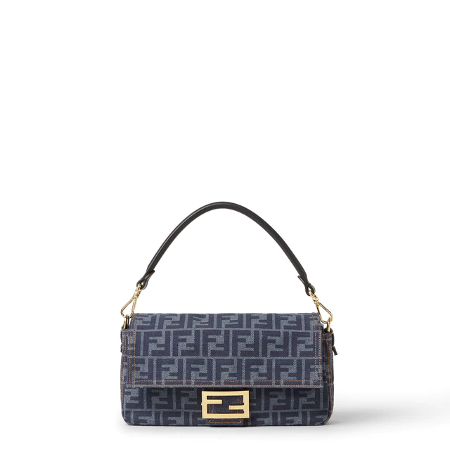 フェンディ「バゲット」（リバーシブル／W27 x H15 x D6cm）