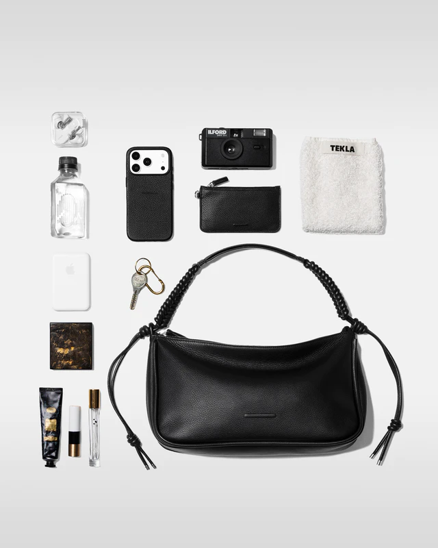 objcts.ioの最新作で叶える、防水レザーの機能美と洗練されたミニマリズムの融合