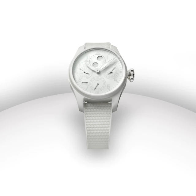 昼夜で変貌する2つの表情、IWC独自のセラリューム®技術がもたらす革新のタイムピース