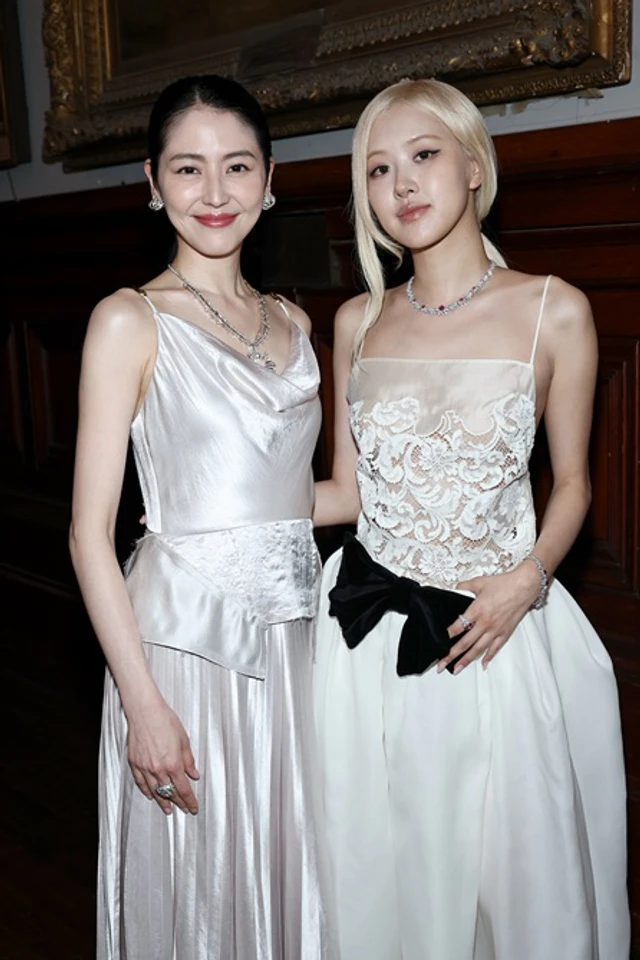 長澤まさみ　BLACKPINK のロゼ @ティファニー「ブルー ブック2026：ヒドゥン ガーデン」セレブレーション