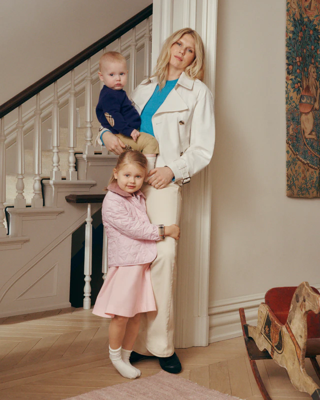 モダンな感性が宿るタイムレスな輝き、バーバリーで見つける母の日のための逸品たち