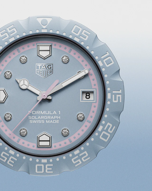 タグ・ホイヤー、フォーミュラ1、ソーラーグラフ、モータースポーツの魂をパステルに宿して