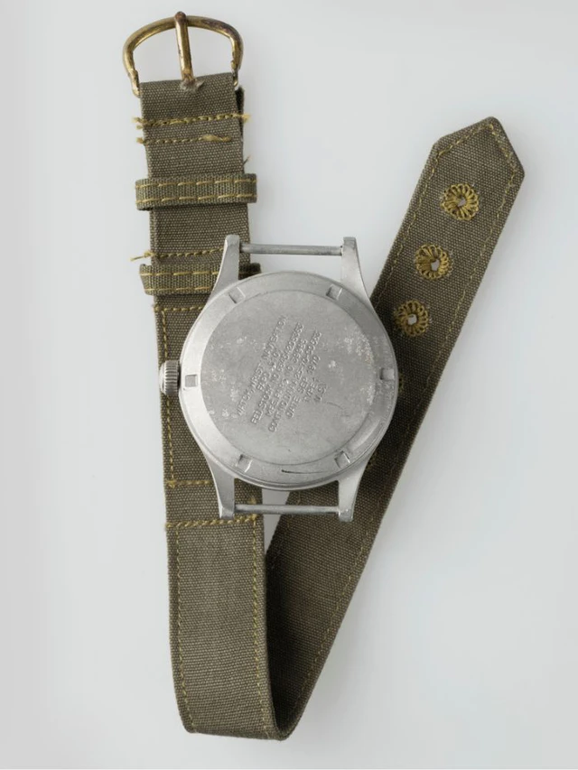 1970年代当時の「ハミルトン FAPD 5101」裏蓋