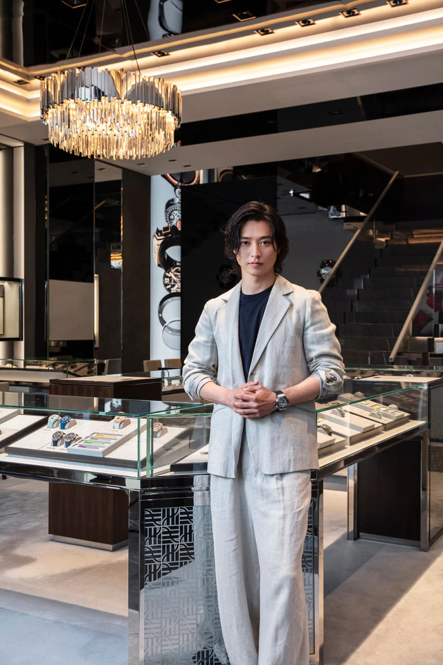 ウブロ銀座ブティックにて、ブランドアンバサダーの山﨑賢人氏を迎えた華やかなローンチイベントが開催
