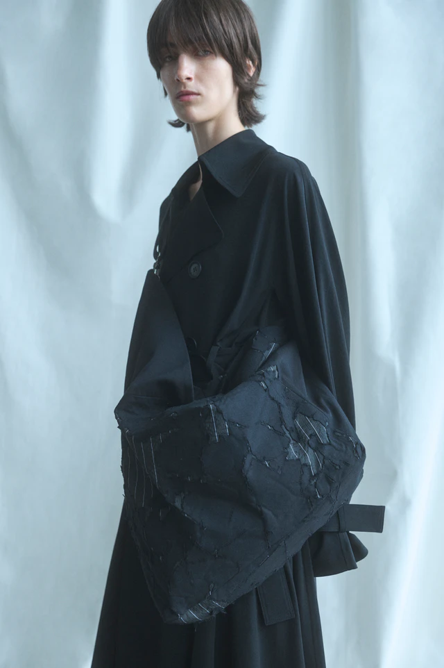ヨウジヤマモト discord Yohji Yamamoto TRAIANGLE PUFF SHOULDER
