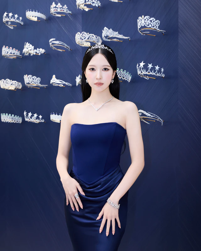 ショーメ 大阪心斎橋店がグランドオープン、TWICE MINAが「ジョゼフィーヌ」を纏い登場