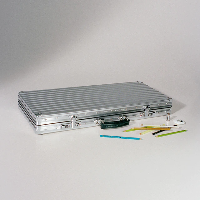 リモワとFaber-Castell、ドイツのクラフツマンシップを結んだ「アーティストケース」が登場