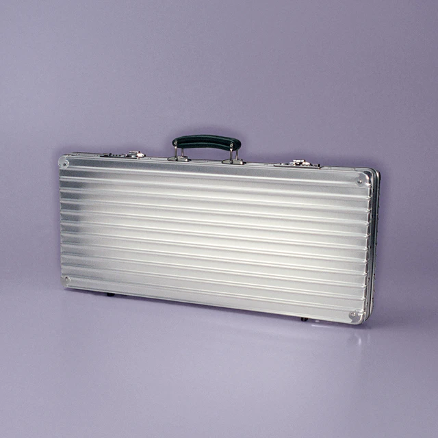 リモワ RIMOWA Faber-Castell との限定コラボ、創造の旅を支える120色