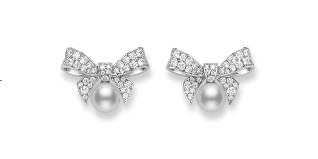 ミキモト「Bow Charm」ピアス