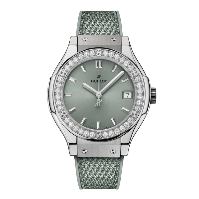 HUBLOT 「クラシック・フュージョン チタニウム セージグリーン ダイヤモンド」33mm