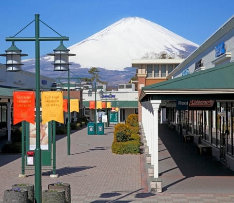 御殿場プレミアム アウトレット 店舗の増設で日本最大規模に ホテル 日帰り温泉施設も Brand Joy