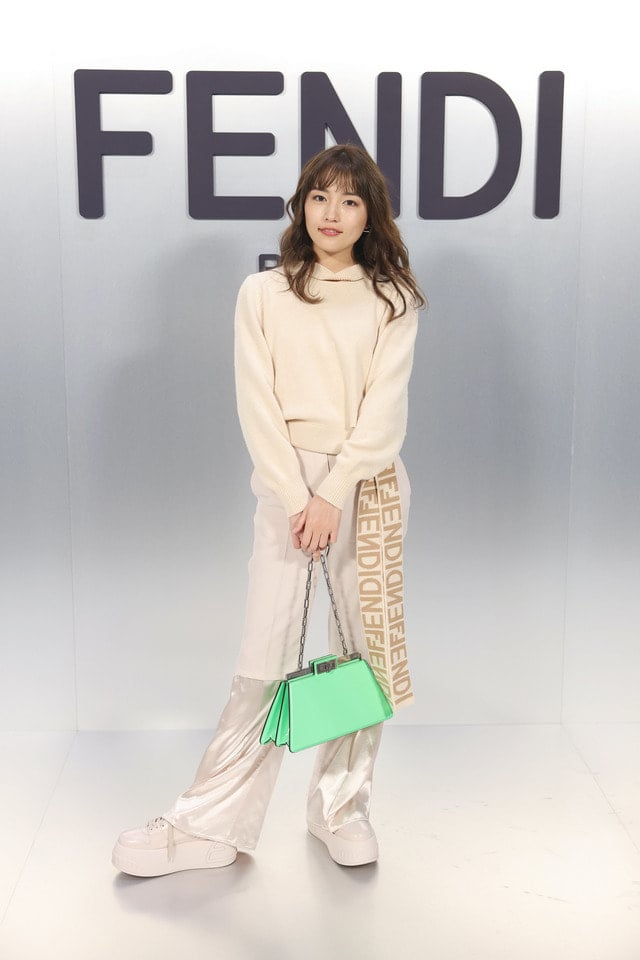 女性に人気！ 川口春奈 着用 フェンディ 2023年 デニム FENDI パンツ ...